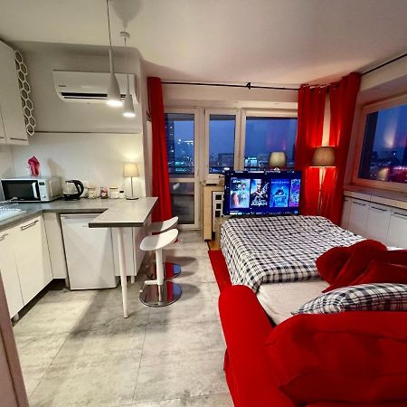 Love Metro Wifi 300Mbs 65'Tv Netflix Hbo Appletv+ Apartment Warsaw Exterior photo